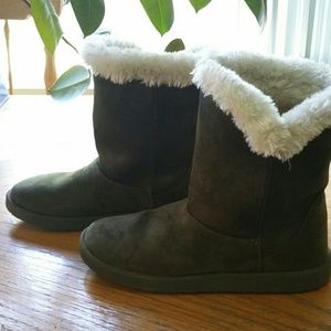 Olive green winter boots